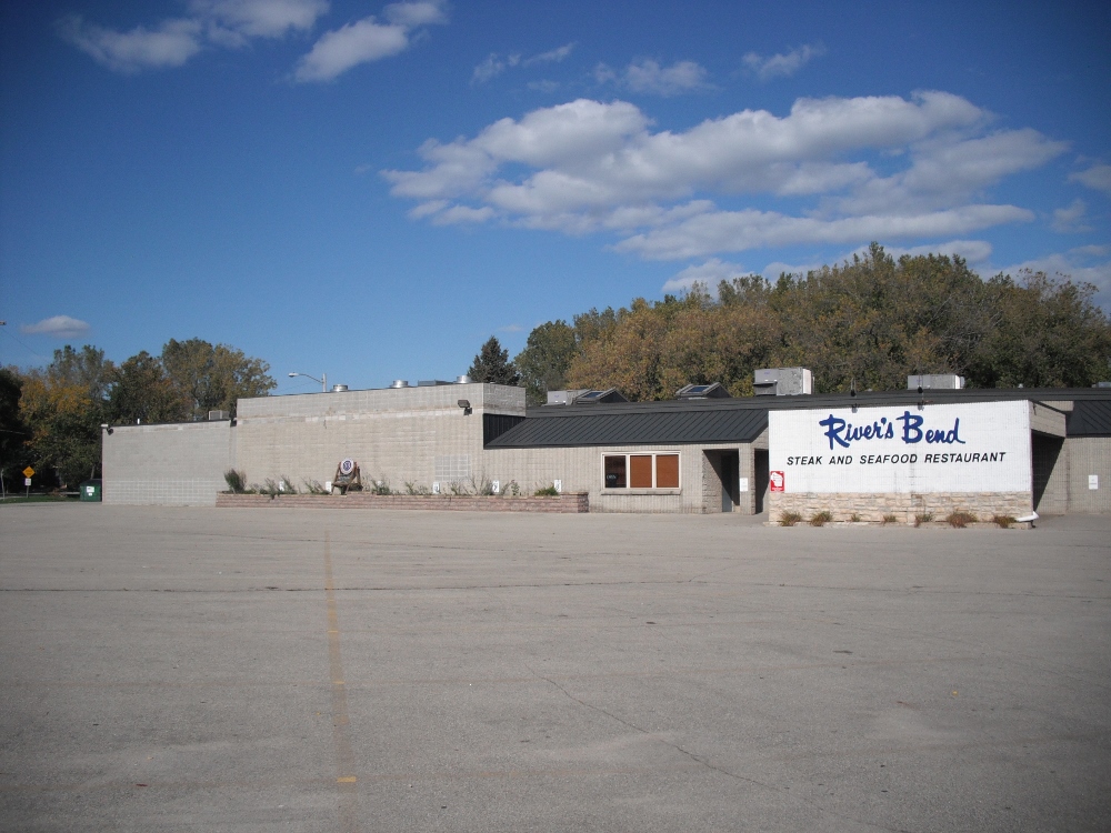 to Auction River’s Bend Steak & Seafood Restaurant of Green Bay, WI